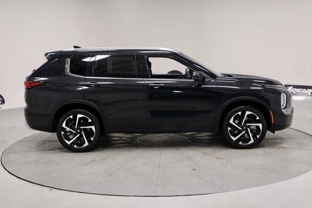 new 2024 Mitsubishi Outlander car, priced at $40,015