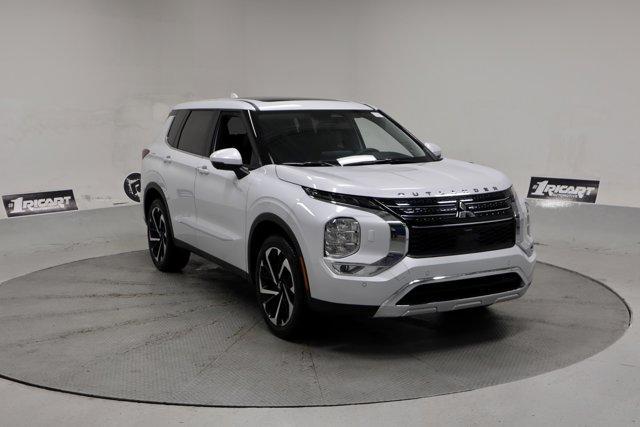 new 2024 Mitsubishi Outlander car, priced at $38,825