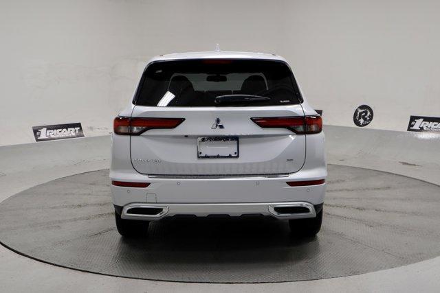 new 2024 Mitsubishi Outlander car, priced at $38,825