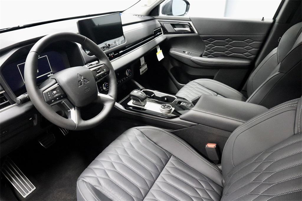 new 2025 Mitsubishi Outlander car, priced at $42,590