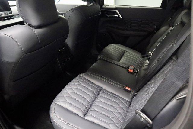 new 2025 Mitsubishi Outlander car
