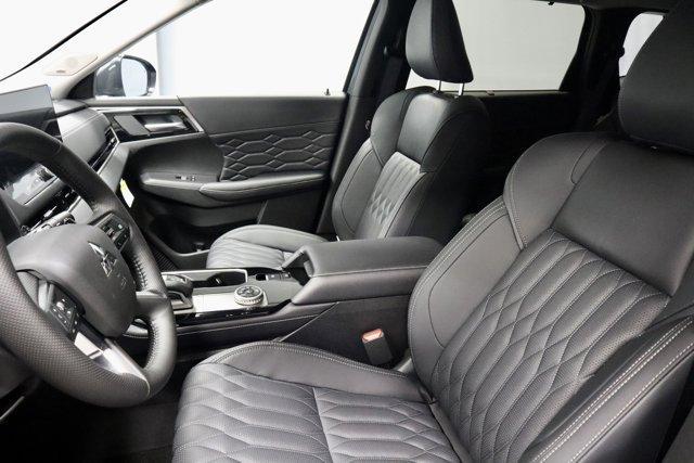 new 2025 Mitsubishi Outlander car