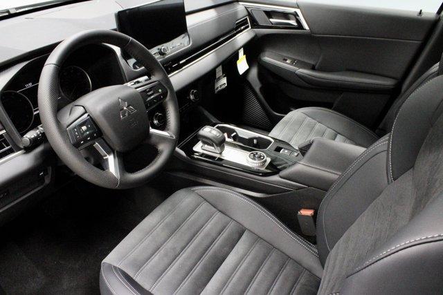 new 2025 Mitsubishi Outlander car