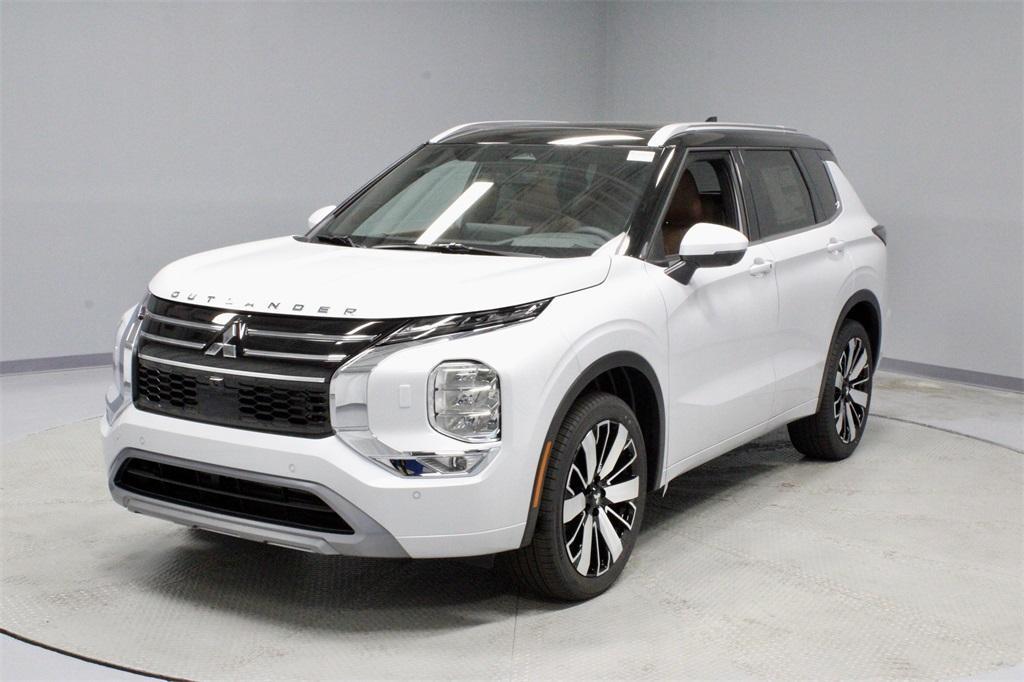new 2025 Mitsubishi Outlander car