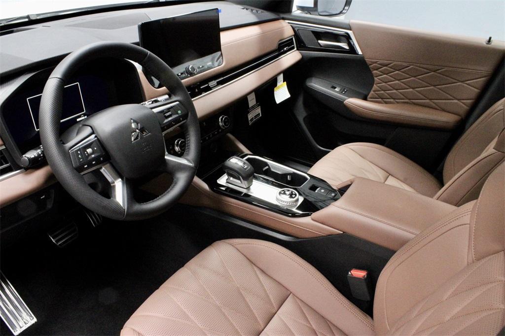 new 2025 Mitsubishi Outlander car
