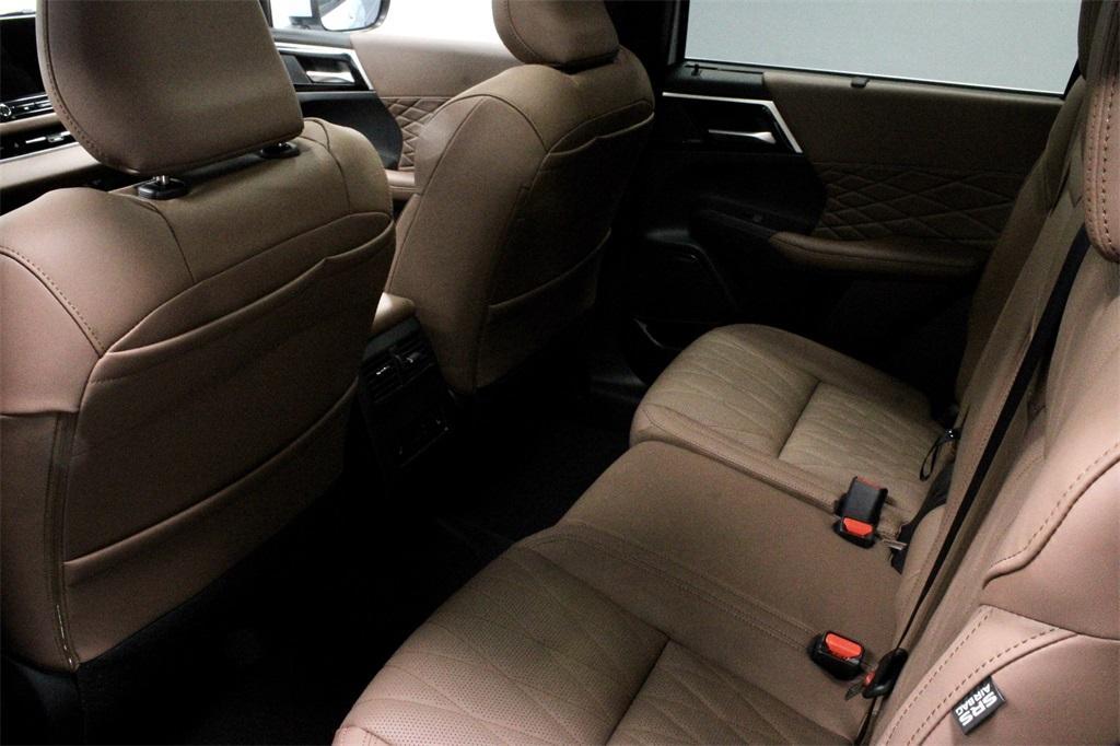 new 2025 Mitsubishi Outlander car