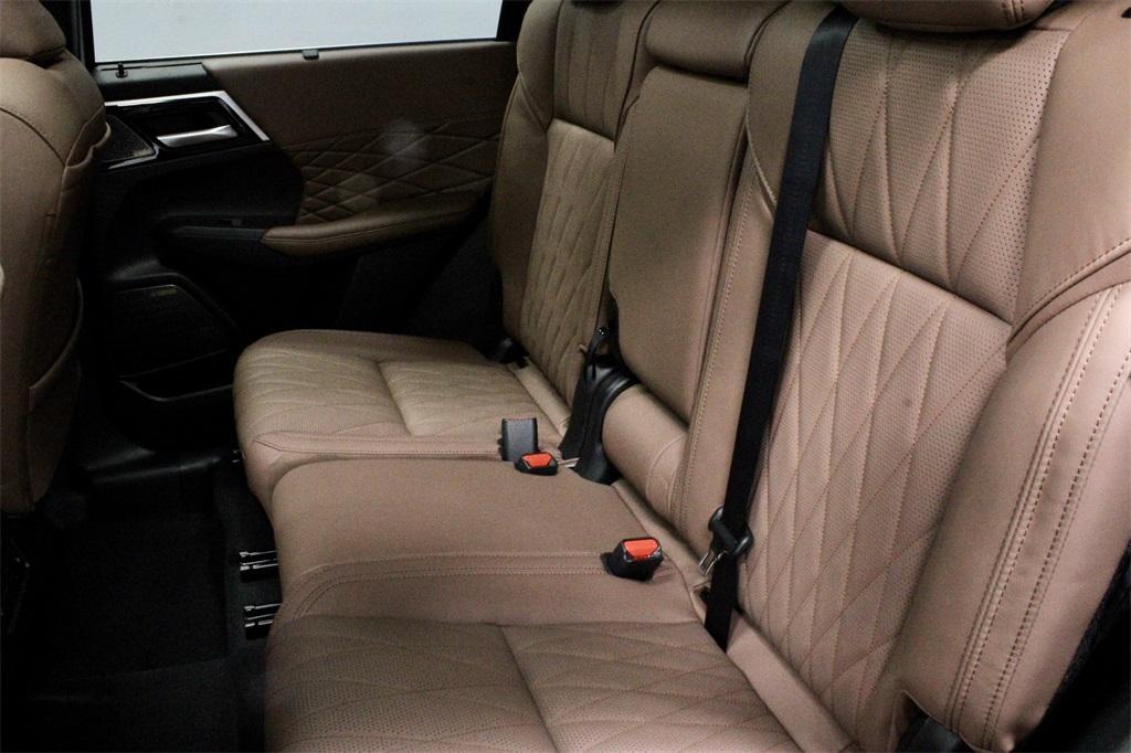 new 2025 Mitsubishi Outlander car