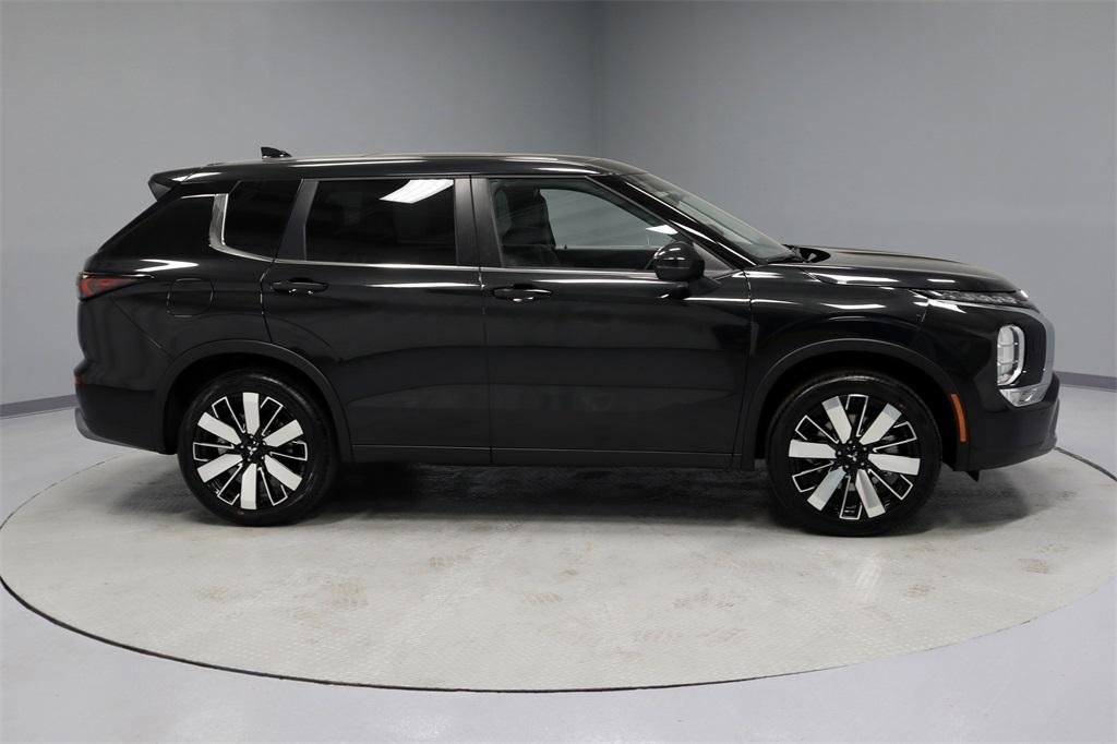 new 2025 Mitsubishi Outlander car, priced at $40,625