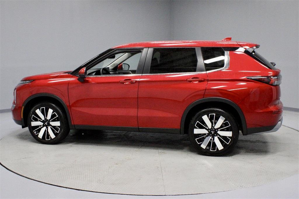 new 2025 Mitsubishi Outlander car