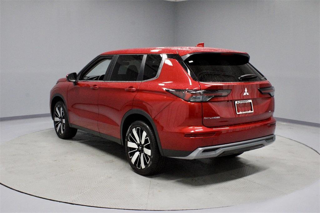 new 2025 Mitsubishi Outlander car