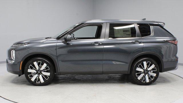 new 2025 Mitsubishi Outlander car
