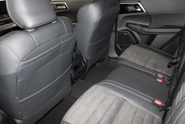 new 2025 Mitsubishi Outlander car