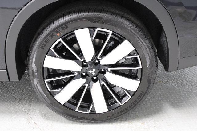 new 2025 Mitsubishi Outlander car