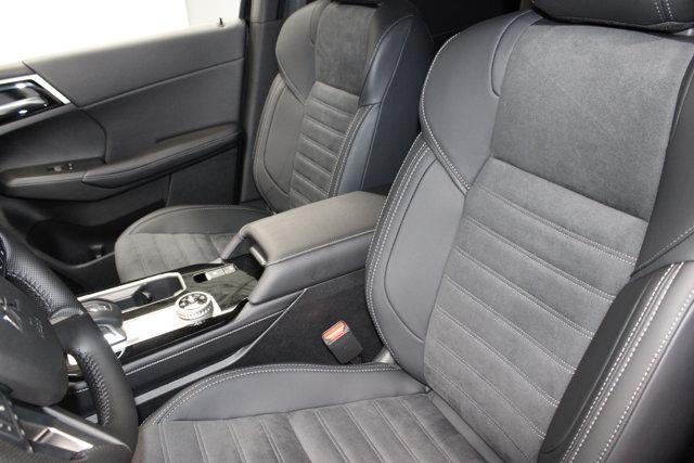 new 2025 Mitsubishi Outlander car