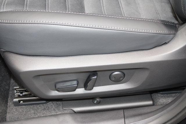 new 2025 Mitsubishi Outlander car