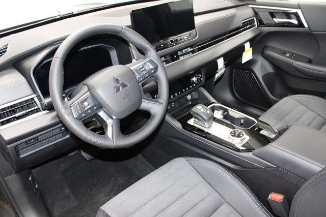 new 2025 Mitsubishi Outlander car