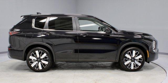new 2025 Mitsubishi Outlander car