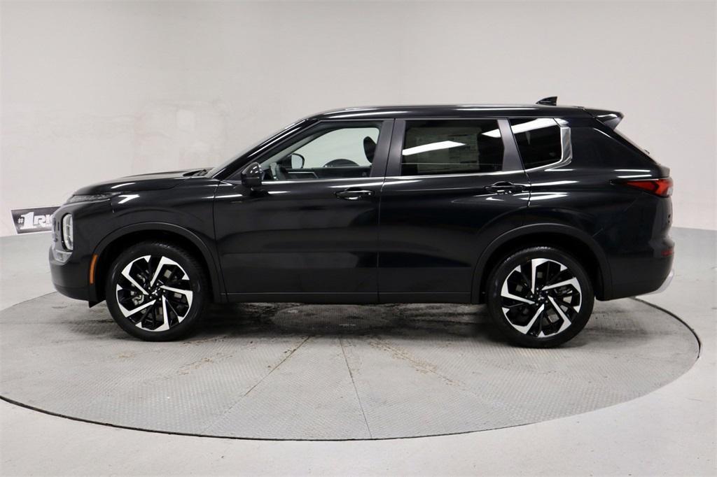 new 2024 Mitsubishi Outlander car, priced at $34,215