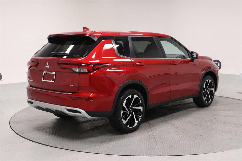 new 2024 Mitsubishi Outlander car, priced at $35,655