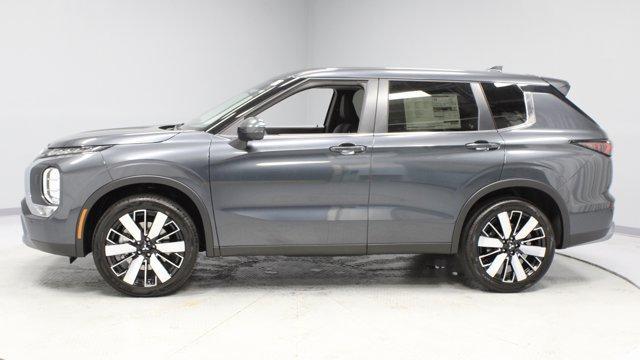 new 2025 Mitsubishi Outlander car