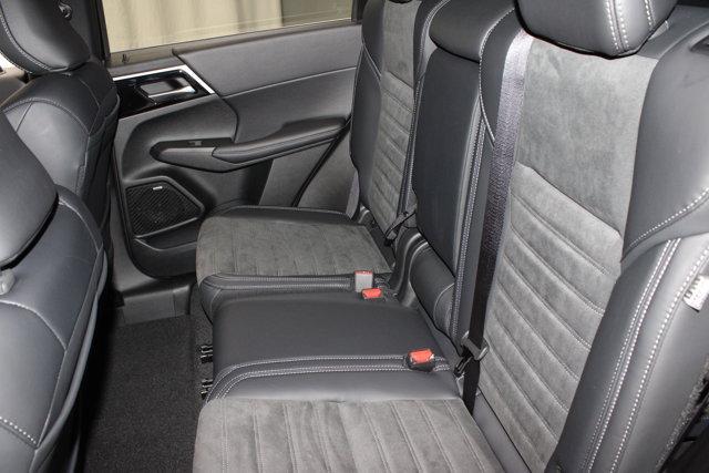 new 2025 Mitsubishi Outlander car