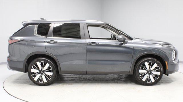 new 2025 Mitsubishi Outlander car