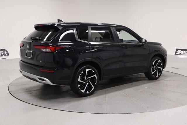 new 2024 Mitsubishi Outlander car, priced at $35,154