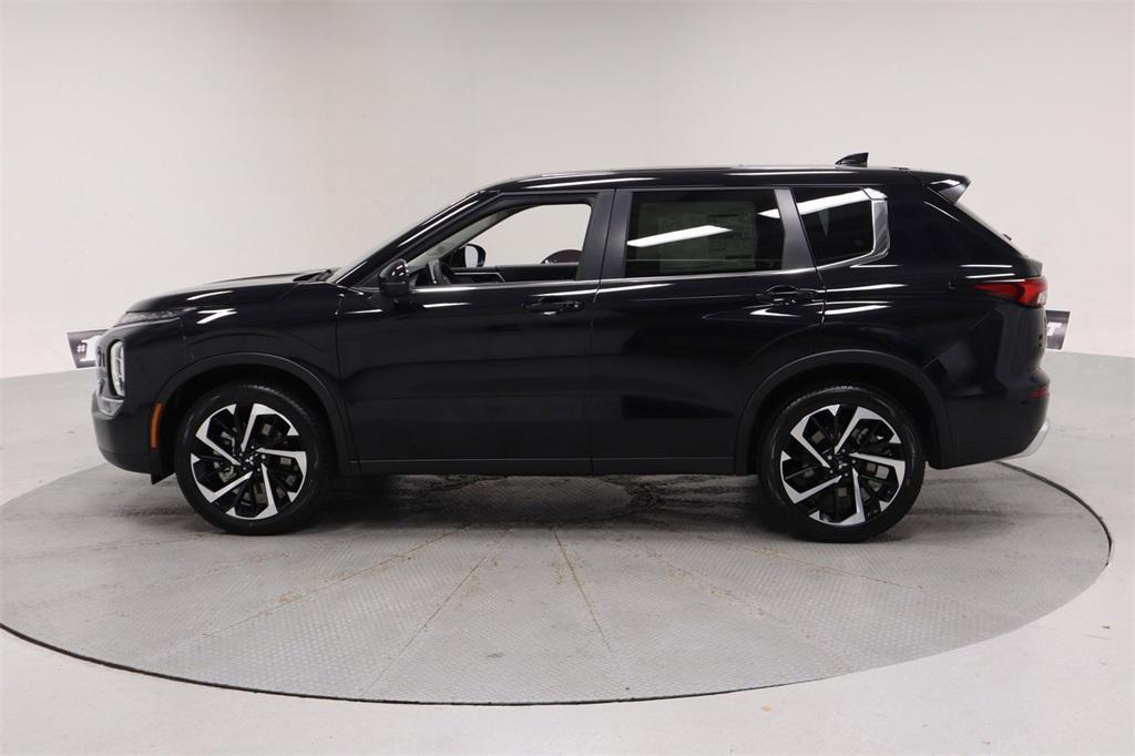 new 2024 Mitsubishi Outlander car, priced at $35,154