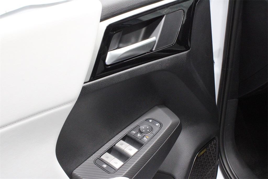 new 2025 Mitsubishi Outlander car