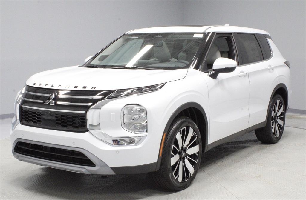 new 2025 Mitsubishi Outlander car