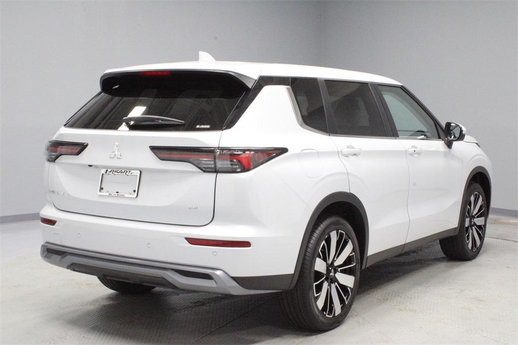 new 2025 Mitsubishi Outlander car