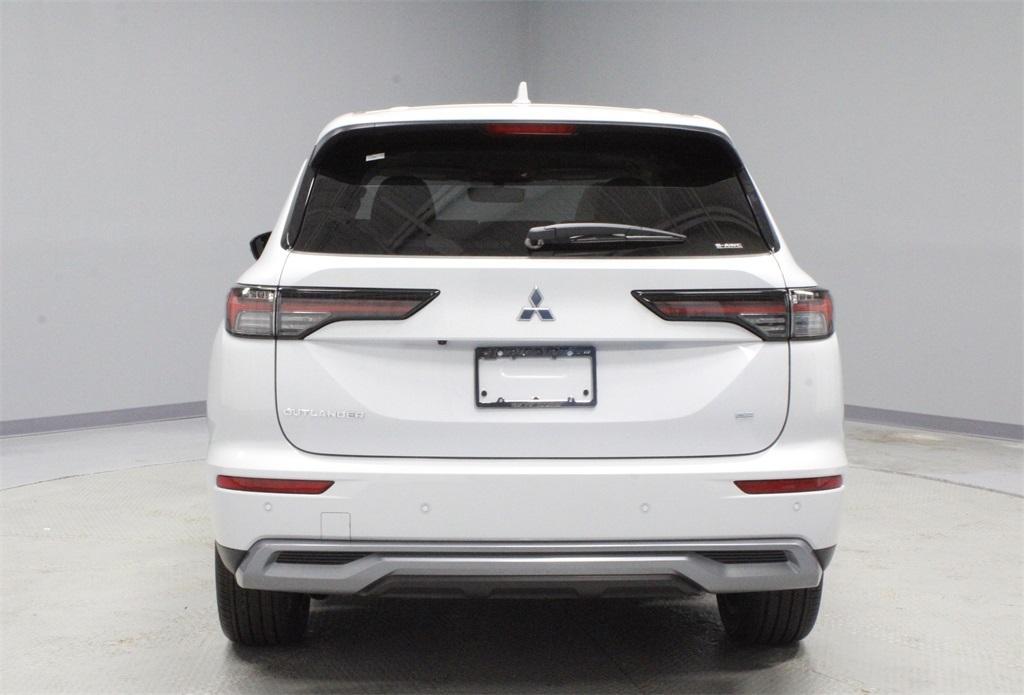 new 2025 Mitsubishi Outlander car