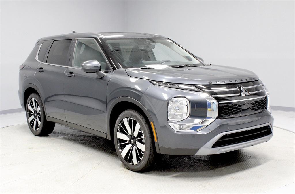 new 2025 Mitsubishi Outlander car