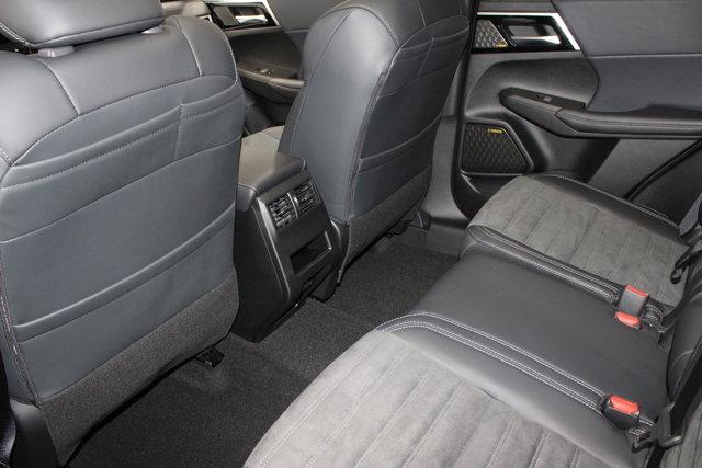 new 2025 Mitsubishi Outlander car
