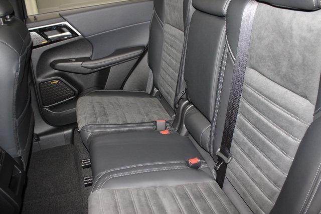 new 2025 Mitsubishi Outlander car