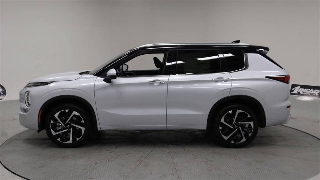 new 2024 Mitsubishi Outlander car, priced at $42,338