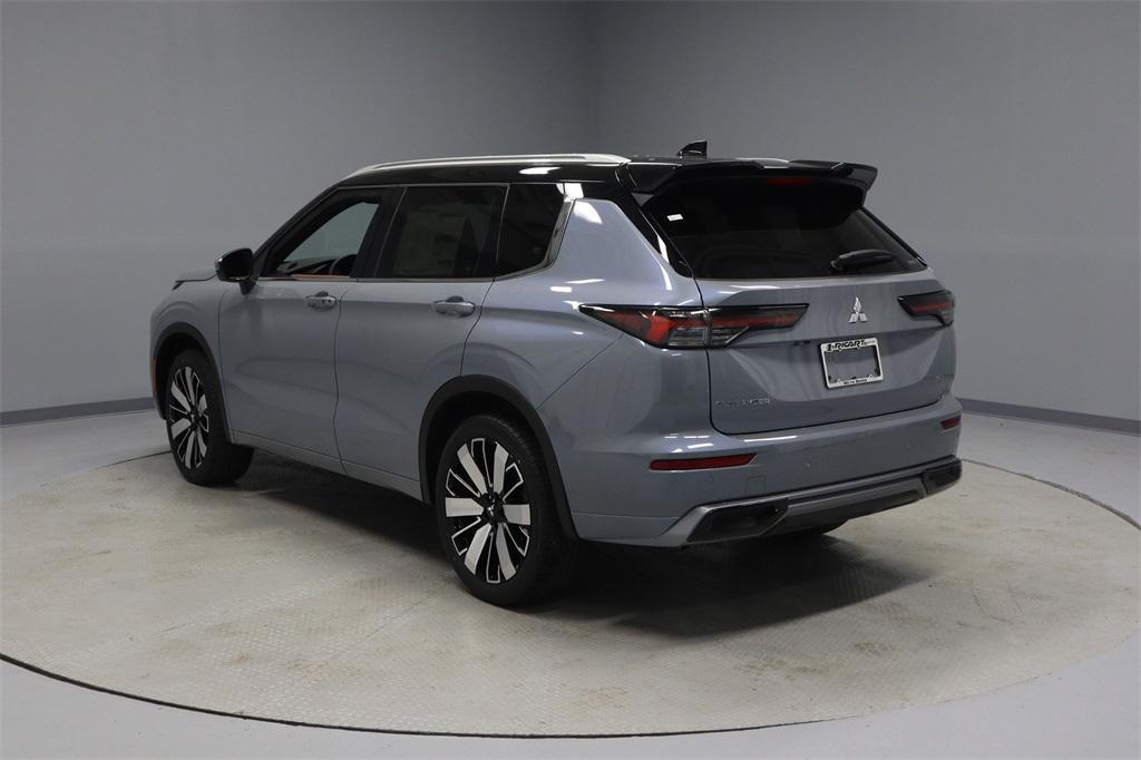 new 2025 Mitsubishi Outlander car