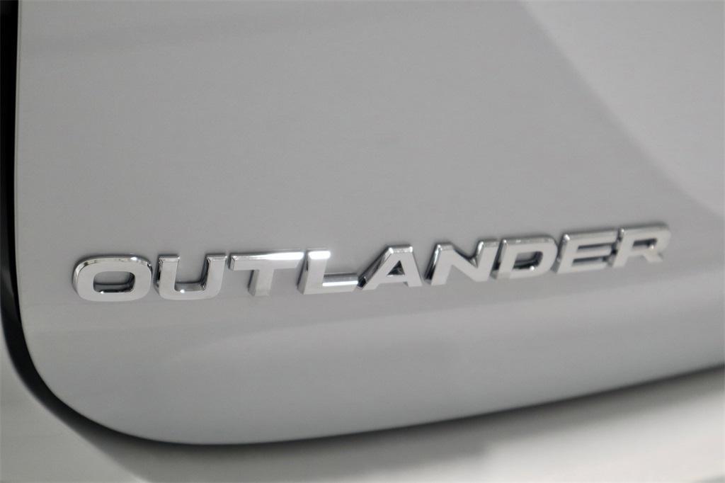 new 2025 Mitsubishi Outlander car, priced at $40,565