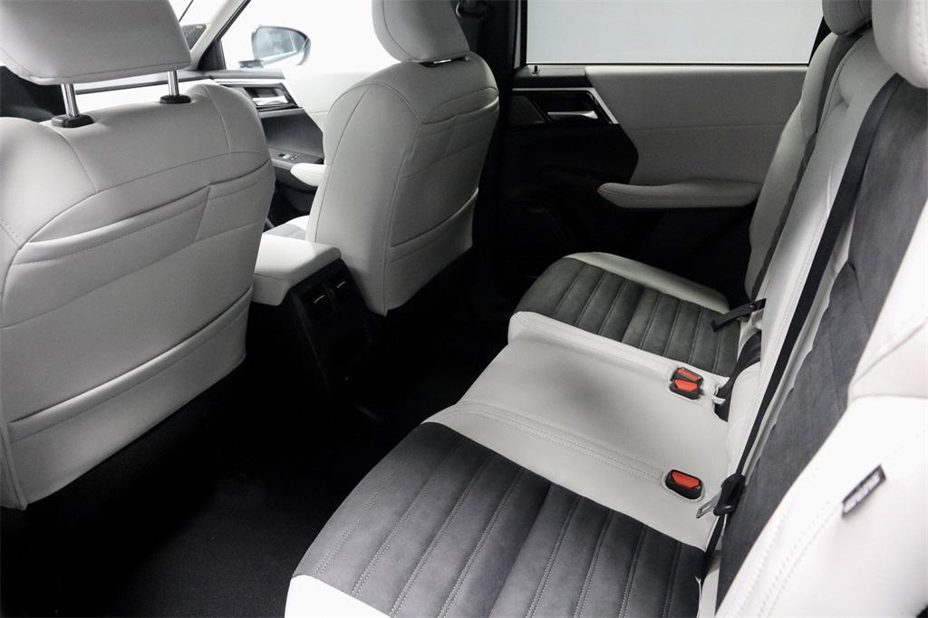 new 2025 Mitsubishi Outlander car, priced at $40,565