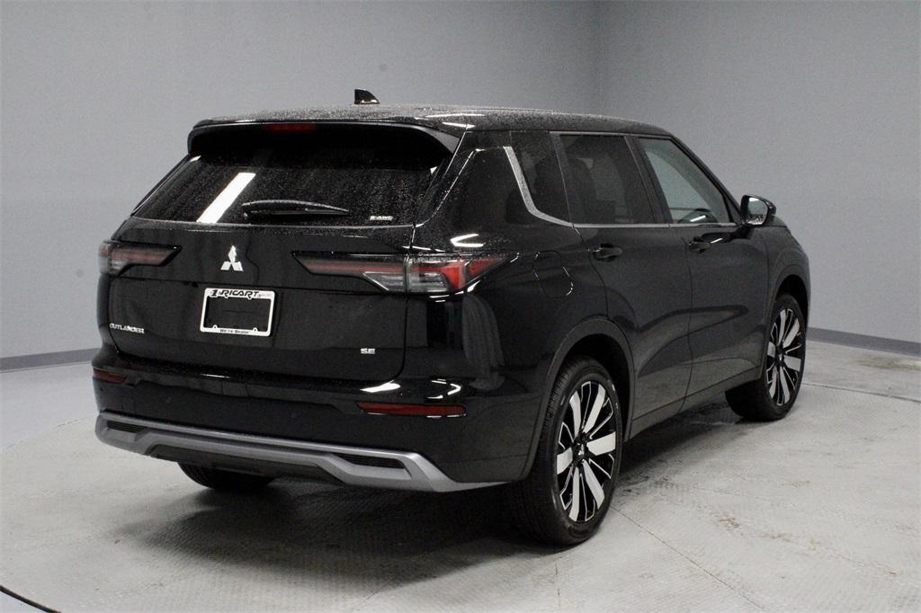 new 2025 Mitsubishi Outlander car