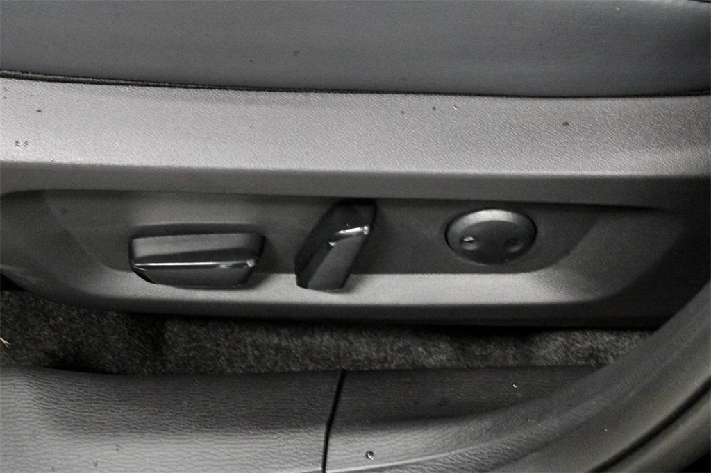 new 2025 Mitsubishi Outlander car