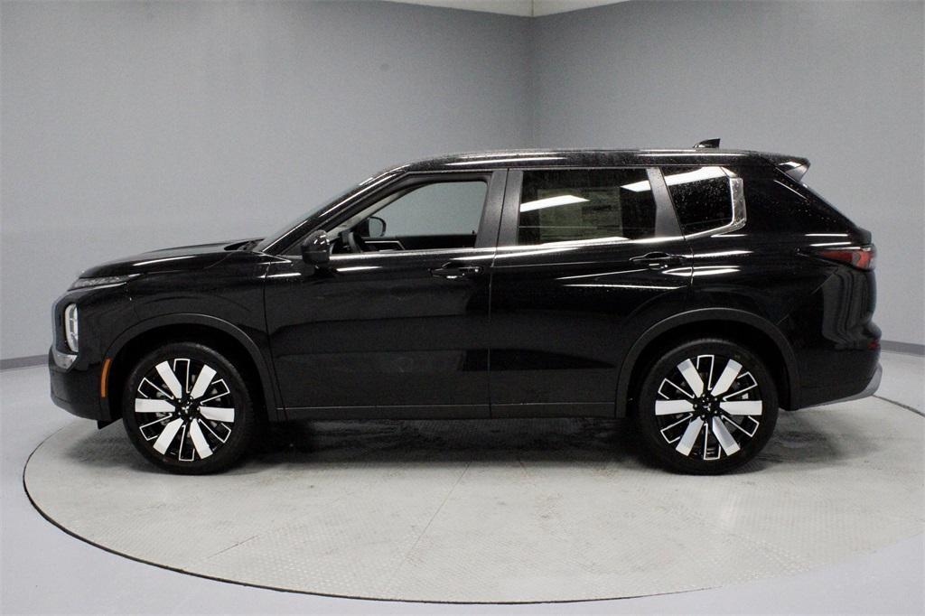 new 2025 Mitsubishi Outlander car