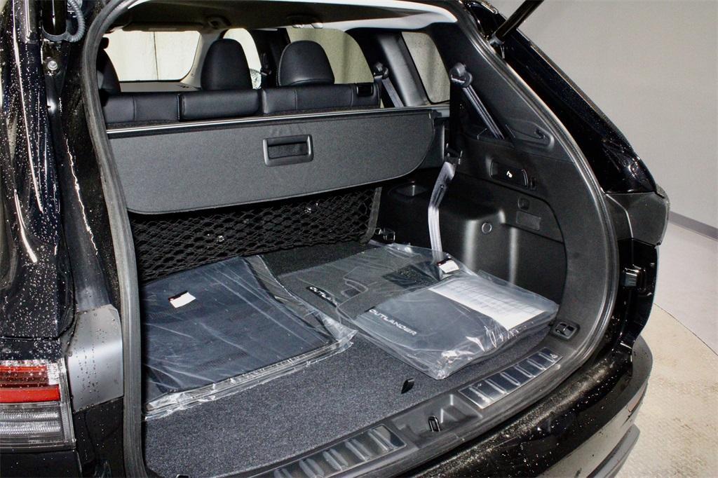 new 2025 Mitsubishi Outlander car