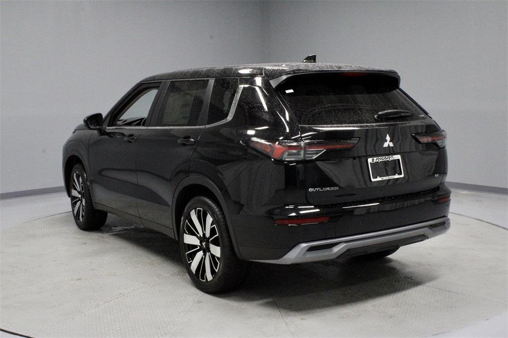 new 2025 Mitsubishi Outlander car