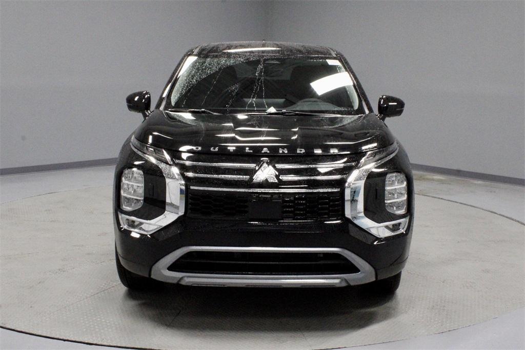 new 2025 Mitsubishi Outlander car