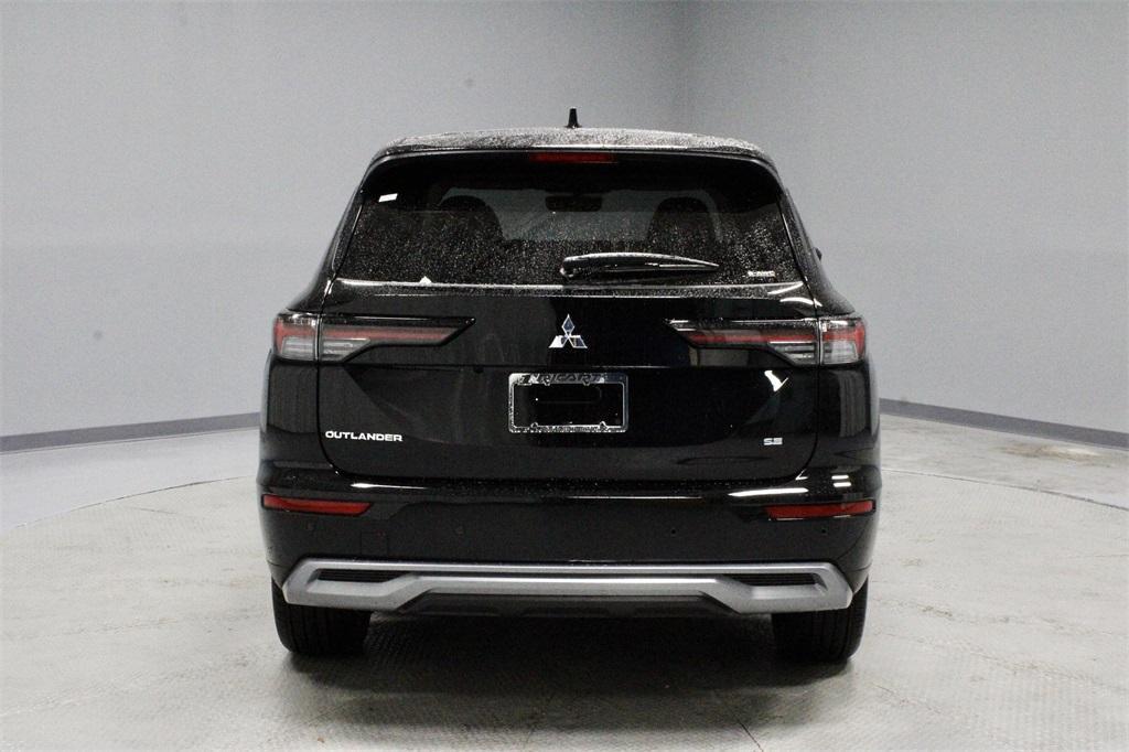 new 2025 Mitsubishi Outlander car