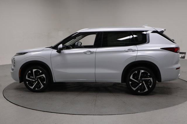 new 2024 Mitsubishi Outlander car, priced at $39,615