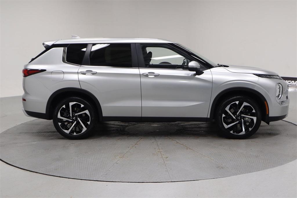 new 2024 Mitsubishi Outlander car, priced at $35,154