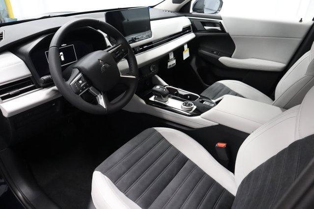 new 2025 Mitsubishi Outlander car