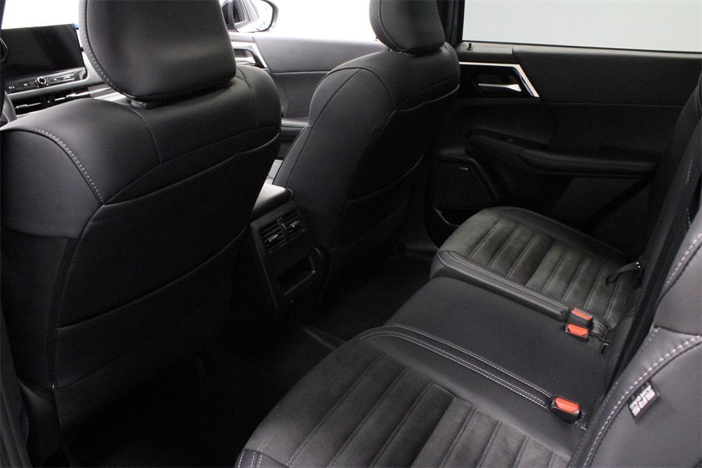 new 2025 Mitsubishi Outlander car